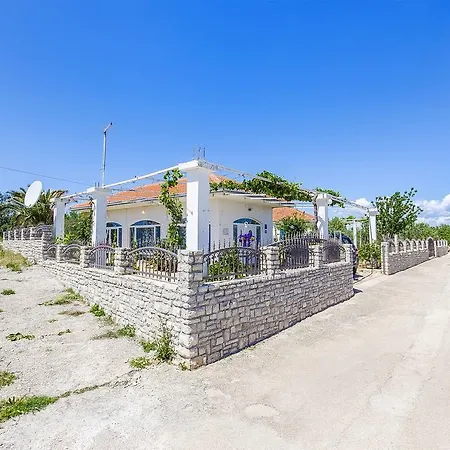 Holiday home House Mladen Grohote