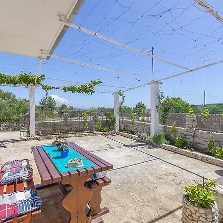 House Mladen * Grohote